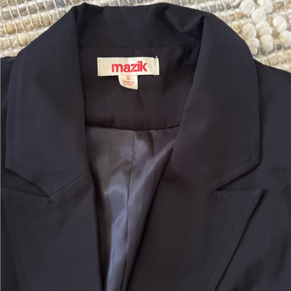 Mazik Ruffled Shoulder Vest - Picture 6 of 8
